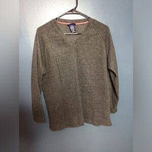 Catalina light gray long sleeve sweatshirt relaxed style (0189)